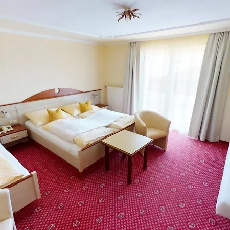 Voralpenhotel Schmoller Hotel Sankt Georgen im Attergau